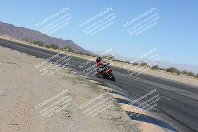 media/Dec-01-2025-Moto Forza (Mon) [[2daa91e15f]]/2-Intermediate Group/Session 4 (Turn 10 Inside)/